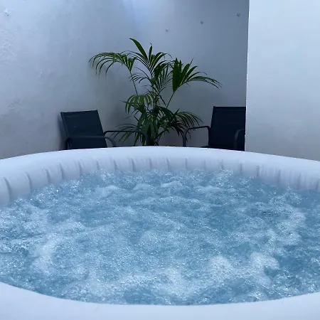 Island House * 洛斯瑟罗斯