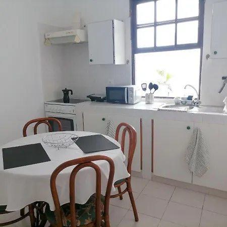 Island House Nyaraló