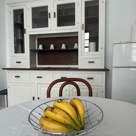 Nyaraló Island House *