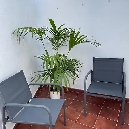 Island House Nyaraló
